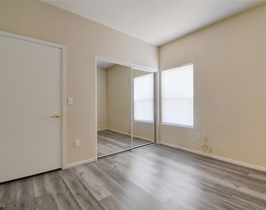 7255 W Sunset Road - Photo Thumbnail 12
