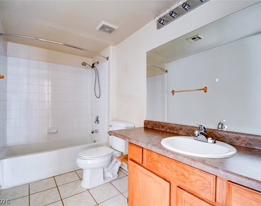 7255 W Sunset Road - Photo Thumbnail 10