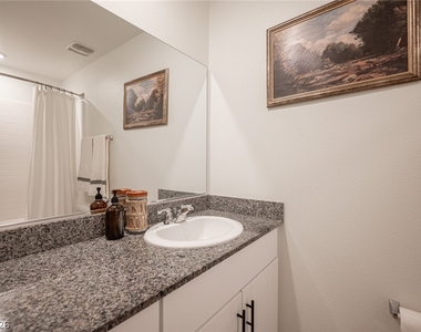 530 Gloster Avenue - Photo Thumbnail 27