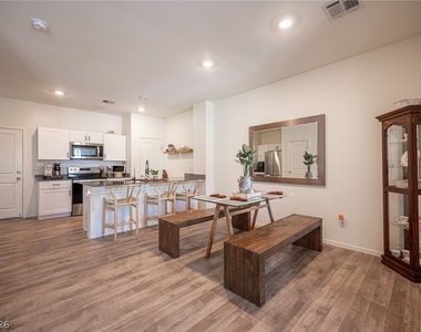 530 Gloster Avenue - Photo Thumbnail 10