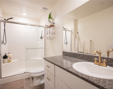 530 Gloster Avenue - Photo Thumbnail 19