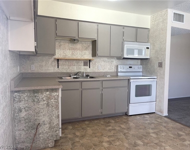524 Fir Street - Photo Thumbnail 8