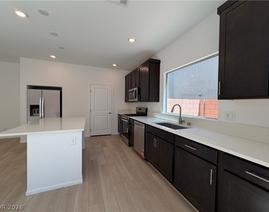 10021 Cooper Mountain Street - Photo Thumbnail 8