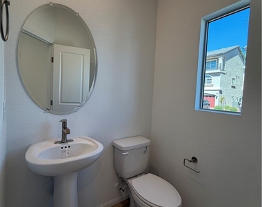10021 Cooper Mountain Street - Photo Thumbnail 2