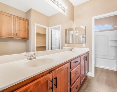 7616 Perla Del Mar Avenue - Photo Thumbnail 12