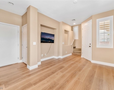 7616 Perla Del Mar Avenue - Photo Thumbnail 3