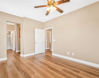 7616 Perla Del Mar Avenue - Photo Thumbnail 10