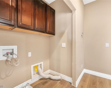7616 Perla Del Mar Avenue - Photo Thumbnail 17