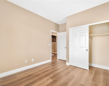 7616 Perla Del Mar Avenue - Photo Thumbnail 14