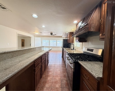 7227 Limestone Road - Photo Thumbnail 6