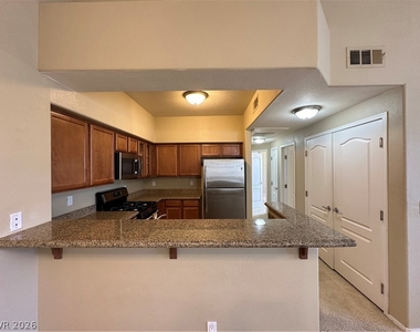 1621 Queen Victoria Street - Photo Thumbnail 8