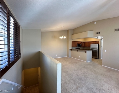 1621 Queen Victoria Street - Photo Thumbnail 4