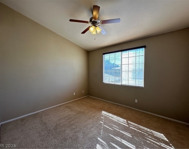 1621 Queen Victoria Street - Photo Thumbnail 11
