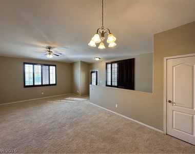 1621 Queen Victoria Street - Photo Thumbnail 7