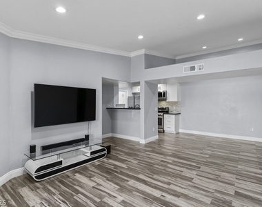 7885 W Flamingo Road - Photo Thumbnail 8