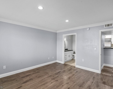 7885 W Flamingo Road - Photo Thumbnail 21