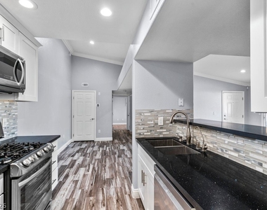 7885 W Flamingo Road - Photo Thumbnail 14