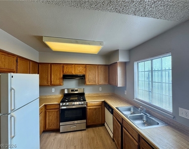 7048 Burcot Avenue - Photo Thumbnail 5
