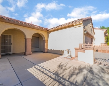 2571 Thatcher Avenue - Photo Thumbnail 4