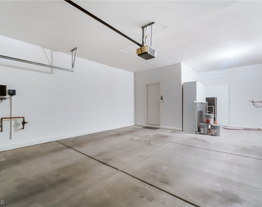 2571 Thatcher Avenue - Photo Thumbnail 31