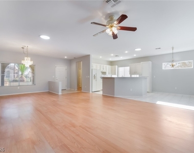 2571 Thatcher Avenue - Photo Thumbnail 10