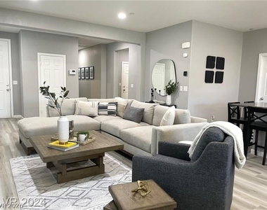 2828 Aragon Terrace Way - Photo Thumbnail 5