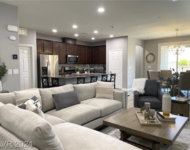 2828 Aragon Terrace Way - Photo Thumbnail 2