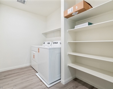 3366 La Cura Avenue - Photo Thumbnail 12