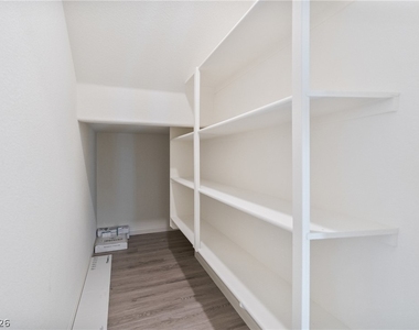 3366 La Cura Avenue - Photo Thumbnail 6