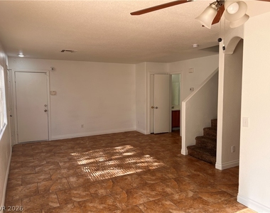 3391 Sparrow Heights Avenue - Photo Thumbnail 5