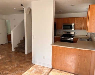 3391 Sparrow Heights Avenue - Photo Thumbnail 6