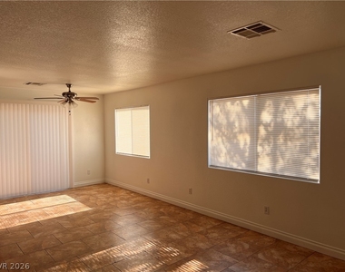 3391 Sparrow Heights Avenue - Photo Thumbnail 8