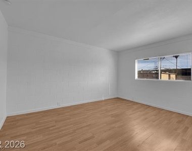 2908 Poplar Avenue - Photo Thumbnail 1