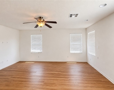 4727 High Anchor Street - Photo Thumbnail 5
