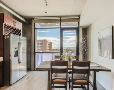 353 E Bonneville Avenue - Photo Thumbnail 1