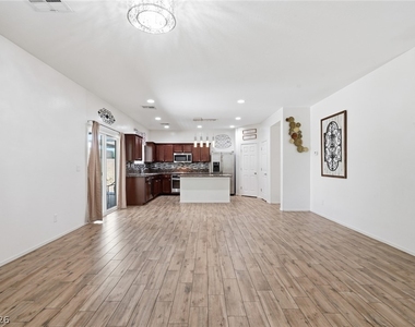 6765 Bristle Falls Street - Photo Thumbnail 8