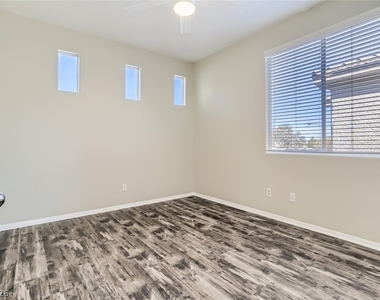 10744 Tuscan Court - Photo Thumbnail 2