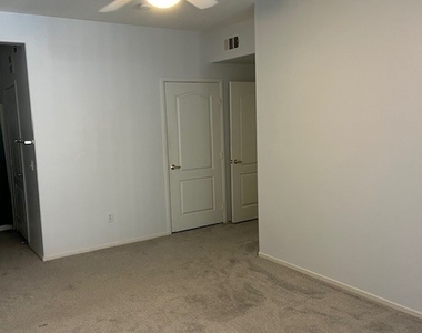 9901 Trailwood Drive - Photo Thumbnail 5