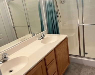 9901 Trailwood Drive - Photo Thumbnail 14