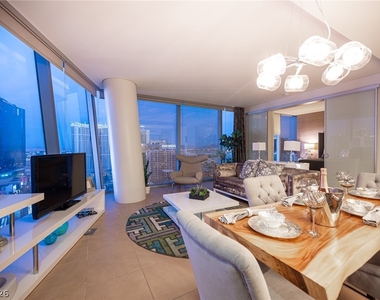 3722 Las Vegas Boulevard - Photo Thumbnail 8