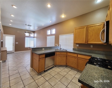 9436 Summer Rain Drive - Photo Thumbnail 4