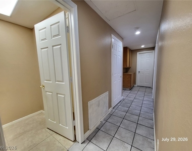 9436 Summer Rain Drive - Photo Thumbnail 10