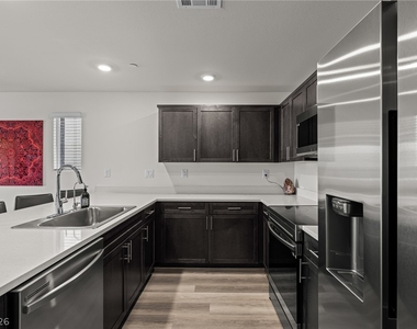 6829 Prairie Pearl Street - Photo Thumbnail 31