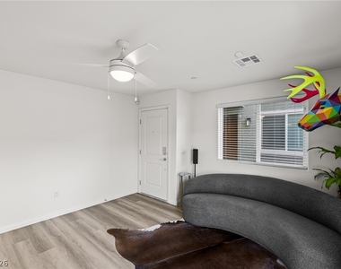 6829 Prairie Pearl Street - Photo Thumbnail 10