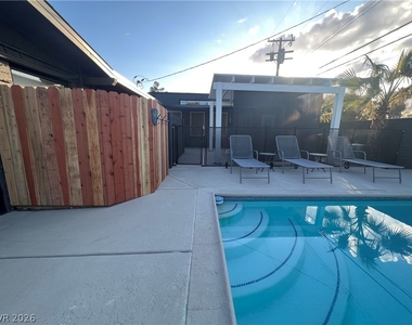 2105 Bonnie Brae Avenue - Photo Thumbnail 23