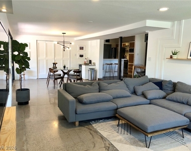 2105 Bonnie Brae Avenue - Photo Thumbnail 4