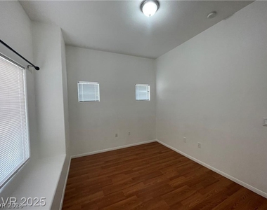 8985 S Durango Drive - Photo Thumbnail 30