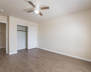 4828 Whisper Lake Avenue - Photo Thumbnail 23