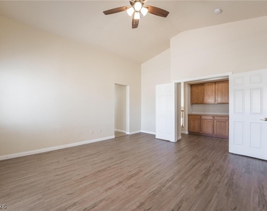 4828 Whisper Lake Avenue - Photo Thumbnail 16