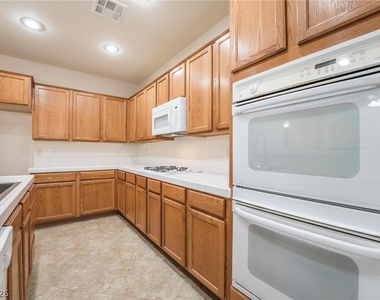 4828 Whisper Lake Avenue - Photo Thumbnail 5